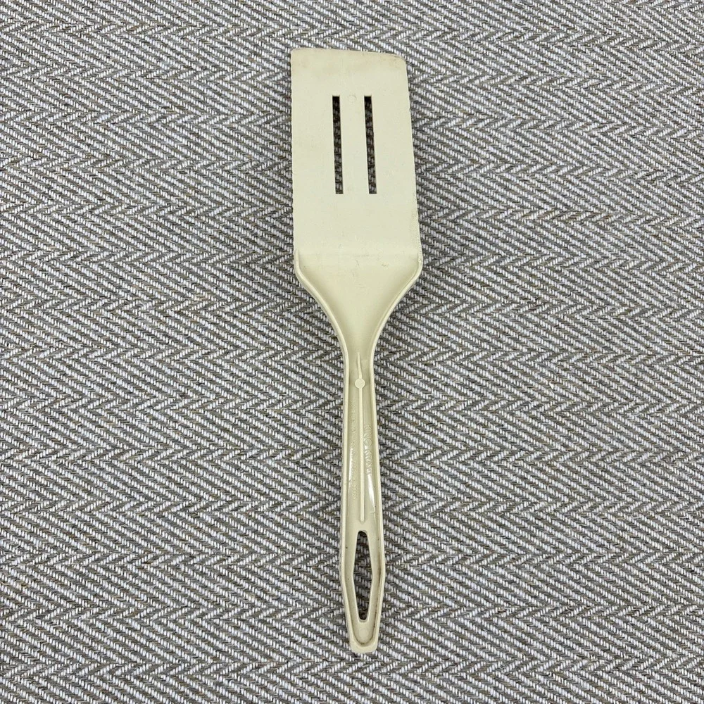 Vintage King Kraft LONG Blade Beige Nylon Plastic 2 Slot Spatula Heat Resistant